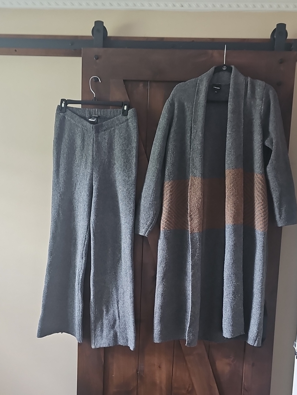 Wallpapher Grey Cardigan with Brown Colorblock Band